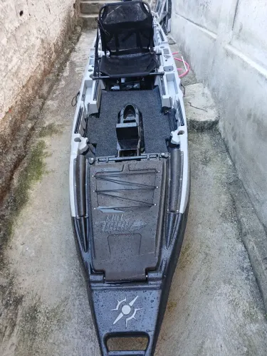Caiaque Iron 1187 com Motor Toyama 3.6