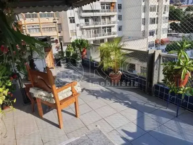 Rua Pontes Correia - Apartamento com 161m², varanda, 4 quartos, 1 suíte, 2 vagas de garage