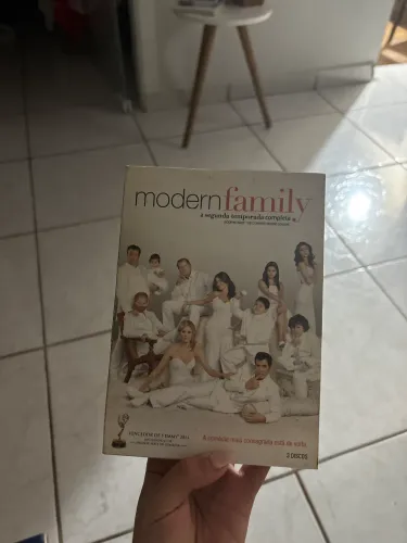 DVD segunda temporada de modern family- inglês