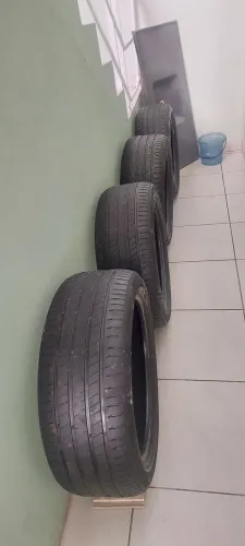 1 Pneus 225 55 18 + 4 pneus 255 45 20