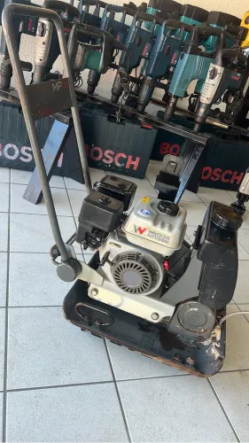 Vendo placa vibratória Wacker neuson semi nova barato 