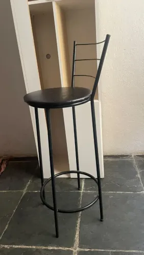 2 cadeiras para bancada ( as 2 por 80)