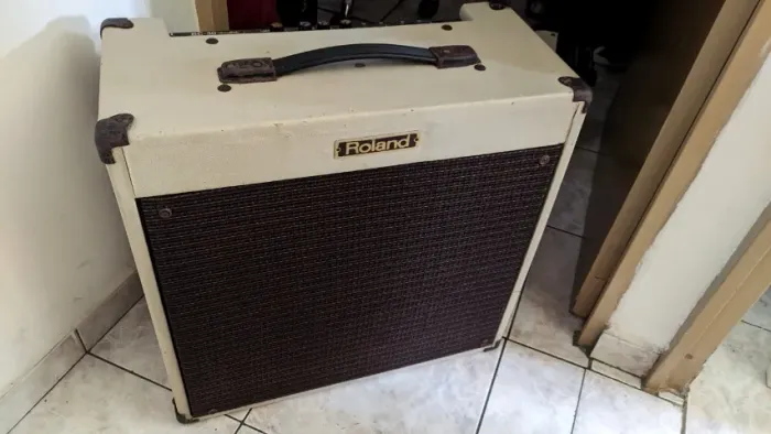 Raro Amplificador Roland Blues Tube-logic Bc 30w década de 90