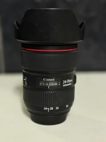 Lente Cânon EF 24-70 2.8 LII e adaptador EF- EOS R