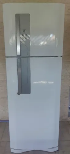 Geladeira Electrolux branca 459L