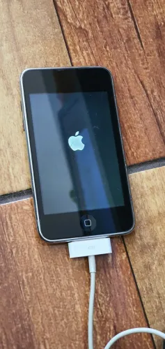 iPod touch preto 16GB c/cabo