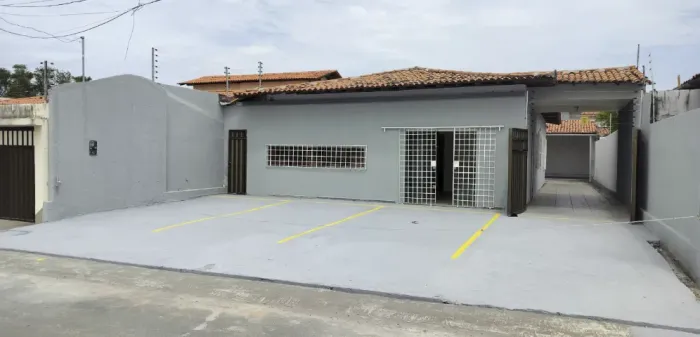 ALUGO EXCELENTE PRÉDIO TÉRREO NA LAGOA LOCALIZAÇÃO PRIVILEGIADA com 8 (OITO) Salas, 01 REC