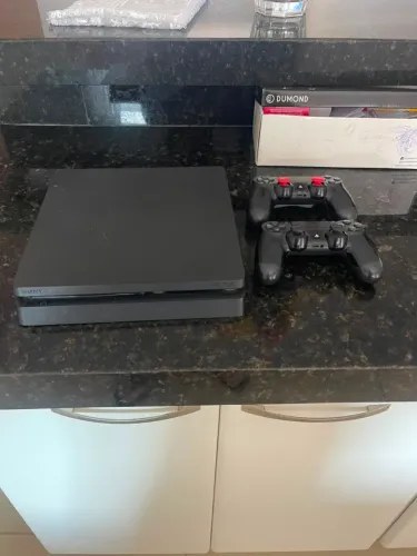 PS4 SLIM 1 TB