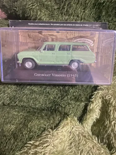 Miniatura Chevrolet Veraneio Carros inesquecíveis do Brasil LACRADO