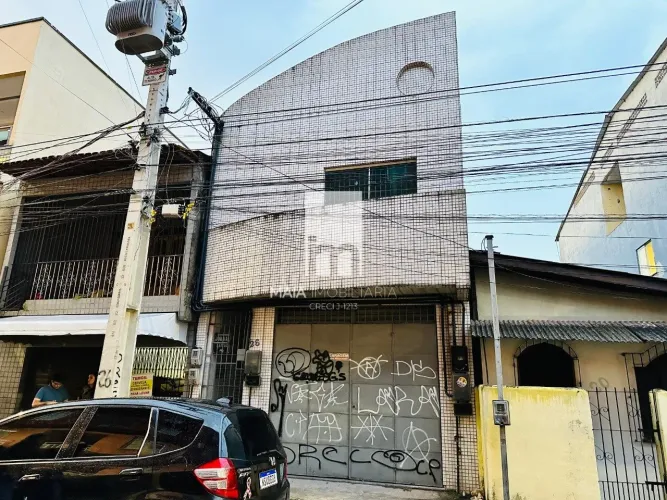 Prédio comercial localizado na Rua da Mata