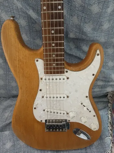 Guitarra Stratocaster Artesanal Luthier Caps Waaah V70(Alnico 5)