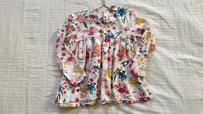 Vestido florido Zara Baby tamanho 3-4 anos novo com etiqueta