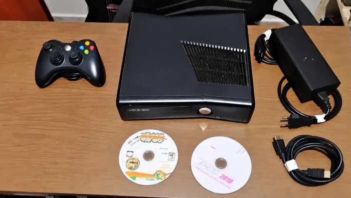 Xbox 360 Slim Desbloq. + 1 Controle + 2 Jogos - R$ 500