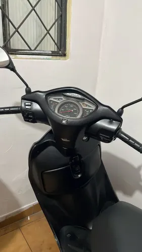 Vende-se moto honda lead ano 2011