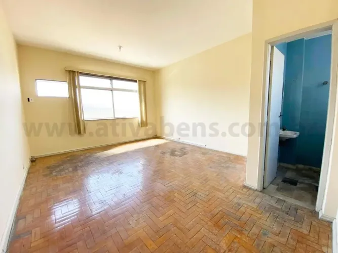 BARATO! Sala Comercial na Praça do Carmo