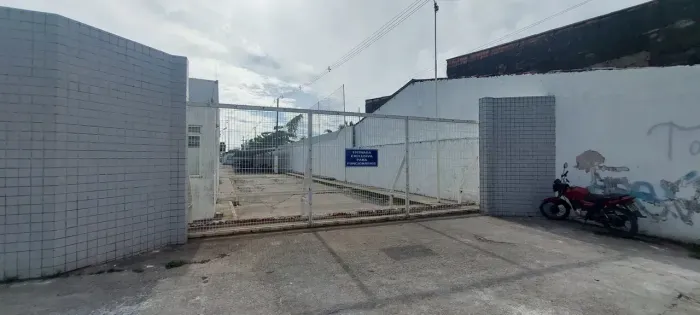 Imóvel para venda tem 1900 metros quadrados em Bom Parto - Maceió - AL