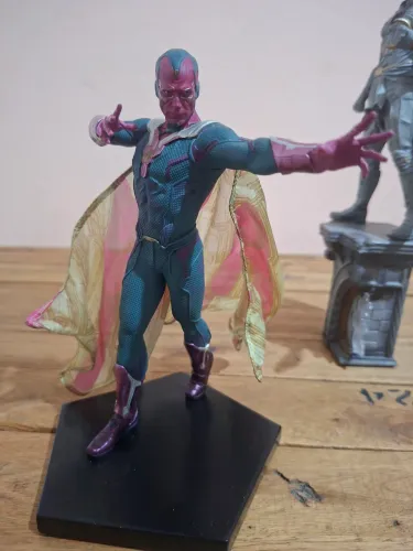 VISÃO Iron Studios