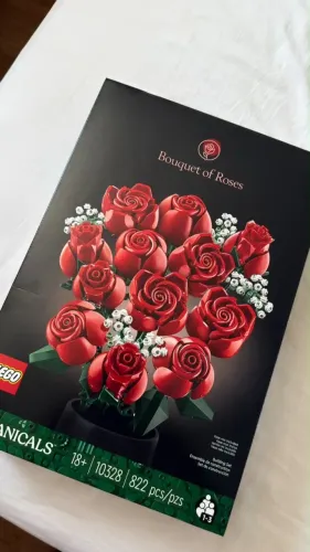 Lego Buque de rosas vermelhas 822 peças