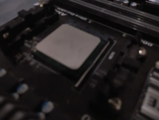 AMD FX-8320e 8 núcleos AM3+ com cooler Revenger 2100 rpm