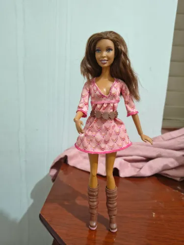 Barbie Artsy Nikki 2009