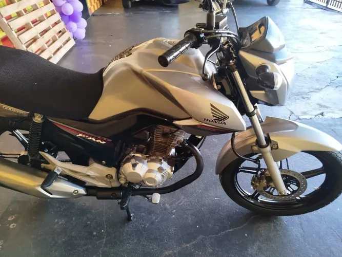 HONDA / CG 160 FAN ESDI / PASSAGEIRO MOTOCICLETA. / PRATA / ÁLCOOL/ GASOLINA.DOCUMENTO TUD