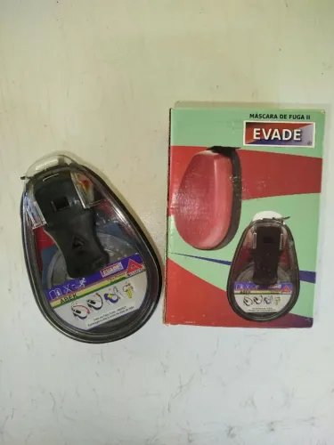 Lote com 4 Máscaras de Fuga II Evade (Air Safety) - nunca usadas, na caixa