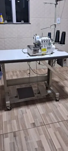 Vende-se máquina orverlock