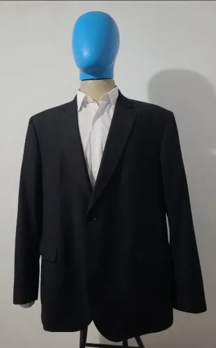 Blazer Preto N° 56, bonito, original, elegante, bem confortável. 