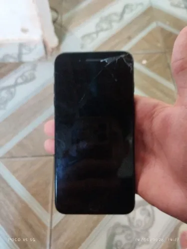 Celular em ótimo estado. Apenas um trincado