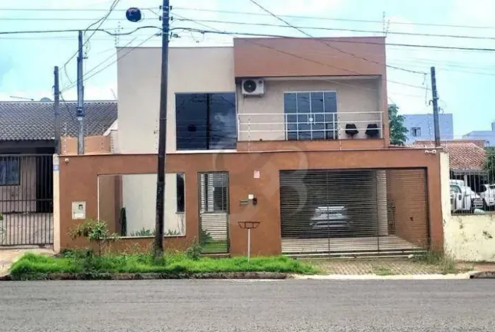 Sobrado com 4 dormitórios à venda, 277 m² por R$ 1.080.000 - Santa Rita 1 - Londrina/PR