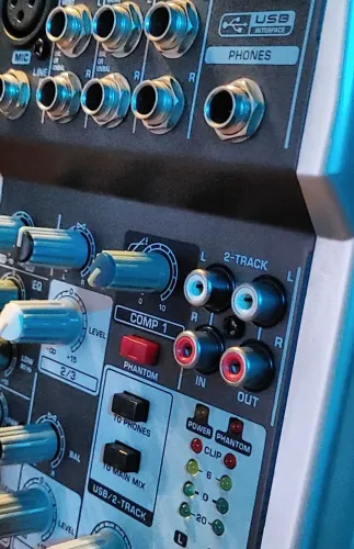 Mesa de som 5 canais - Behringer XENYX Q502 USB