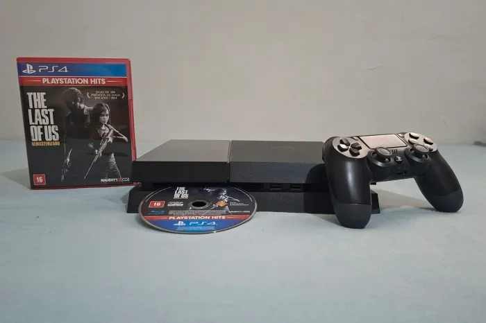 PS4 FAT 500GB + controle + The last of Us