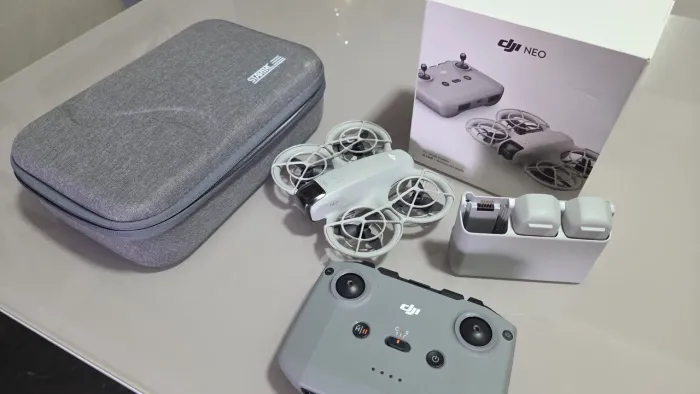 Drone DJI Neo - Fly more combo - 3 baterias, controle e case