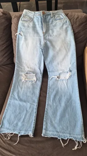 Calça Jeans ! Duas peças no precinho