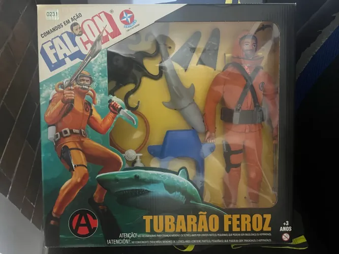 Boneco falcon tubarão feroz 