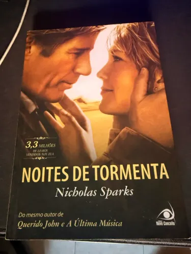 Noites de Tormenta: Apaixonante e Memorável 
