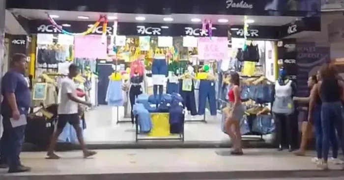 Passo ponto comercial na Rua Felipe cardoso no calçadão de Santa Cruz