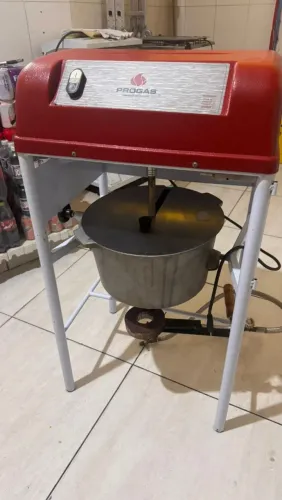 Macieira de coxinha ?15 kg semi nova 