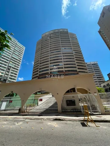 Apartamento no Condominio Piazza Coliseu Localizado no Meireles