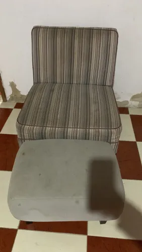 Vendo essa poltrona com puff 