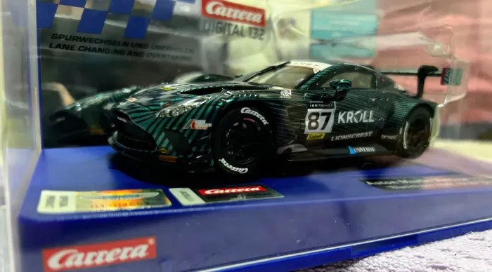 Carrinho Carrera Digital ASTON MARTIM Esc 1:32