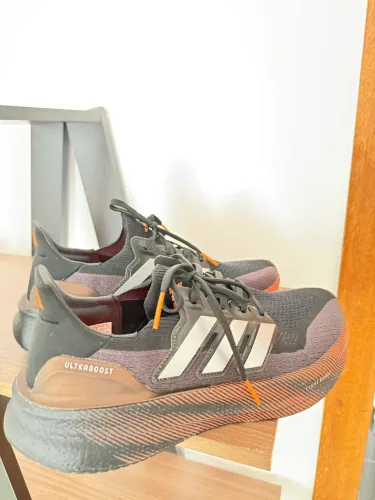 Tênis - UltraBoost 5