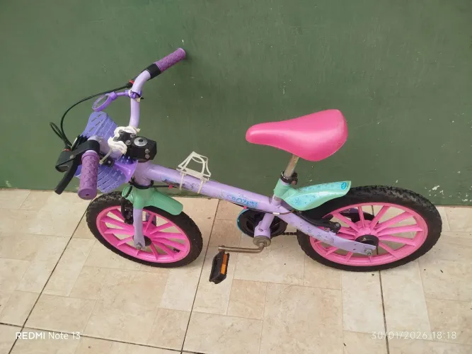 Bicicleta aro 16 com rodinhas