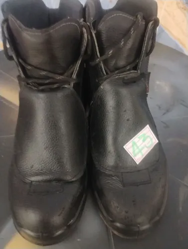 Bota coturno segurança n 42 reformada