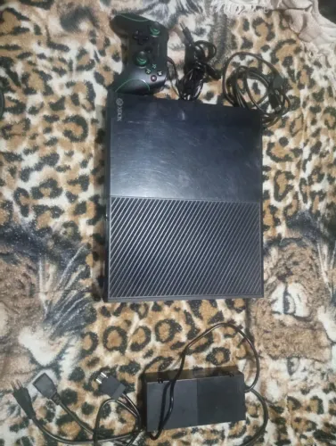 Xbox one fat semi novo