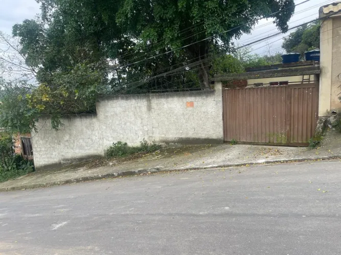 Kitnet com amplo terreno à venda - R$ 80.000