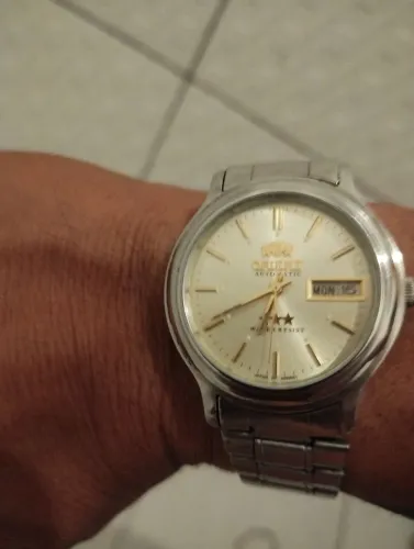 Oriente vintage automático muito conservado