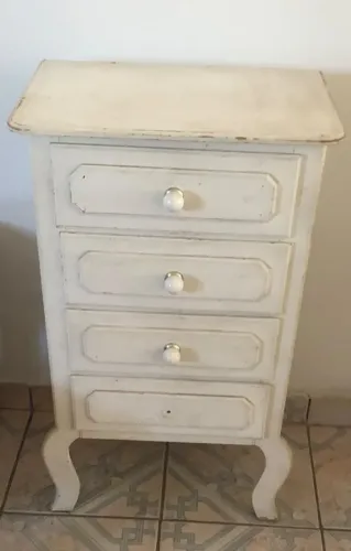 Cômoda pequena MDF, branco, 4 gavetas, puxador bolinha branca.