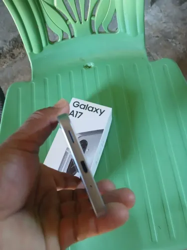 Vendo este telefone novo na caixa