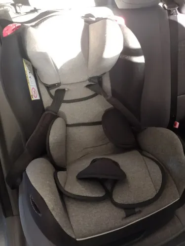 Cadeirinha infantil para carro